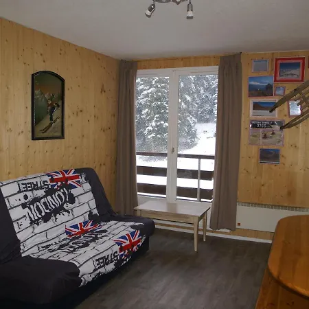 Apartment 2 Pieces Au Pied Des Pistes Avec Balcon Et Casier A Skis - Fr-1-557-52 *